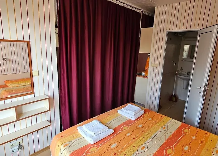 公寓 Rainbow 2 40 *